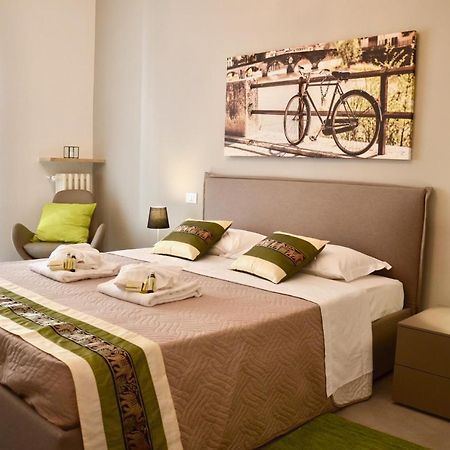 Ferienwohnung Flats4Rent Nikos Verona Exterior foto